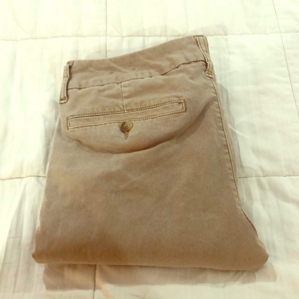American eagle khaki pants
